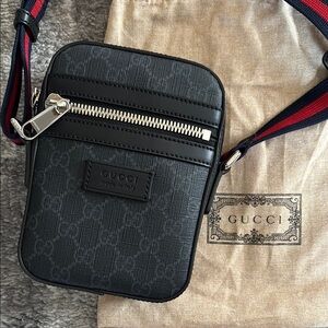 Like New Gucci Supreme Messenger GG Bag